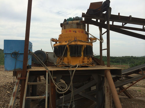 SC1000復合圓錐破碎機蕪湖河卵石破碎現場